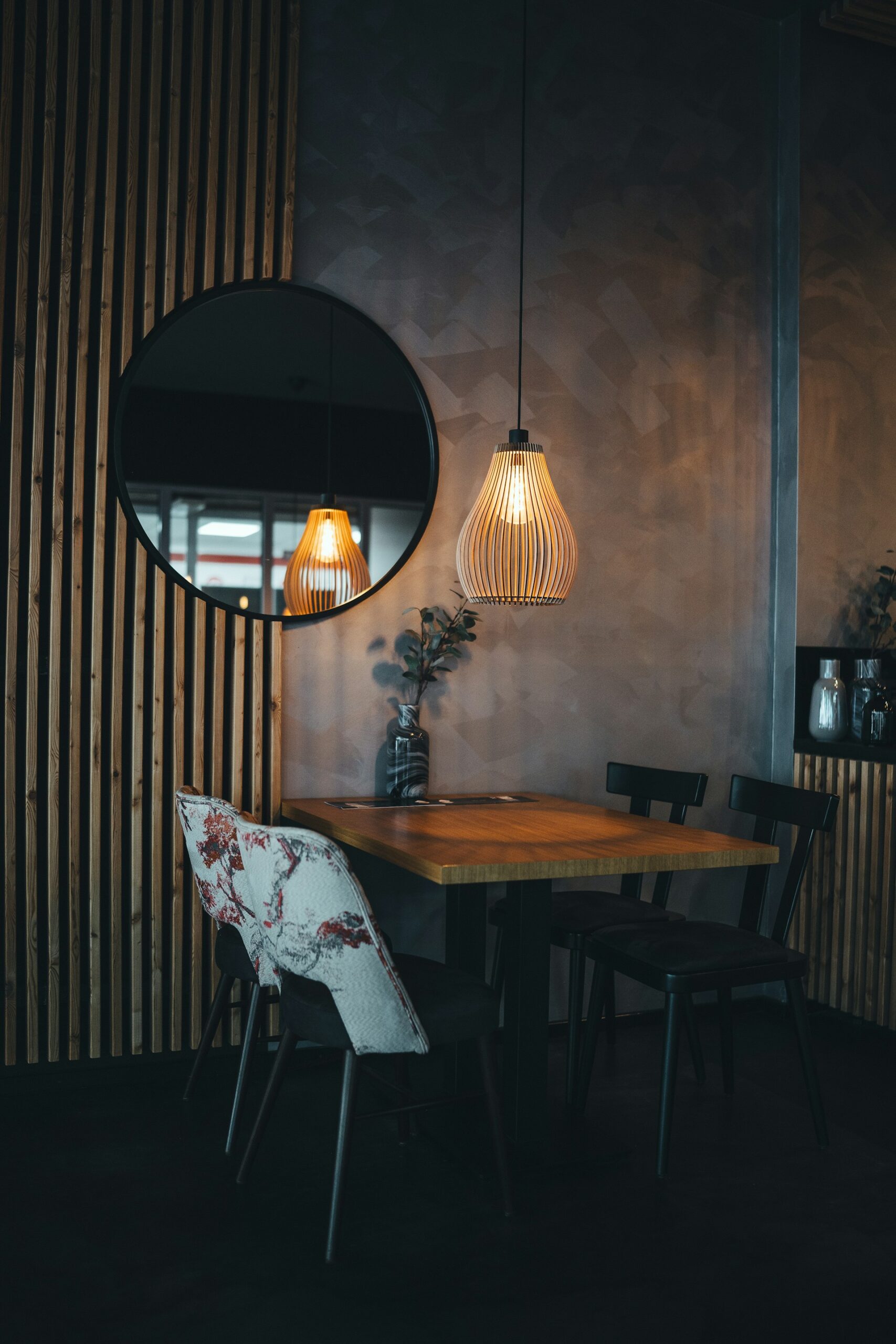 Color Palettes That Are Defining Dining Room Design in 2026