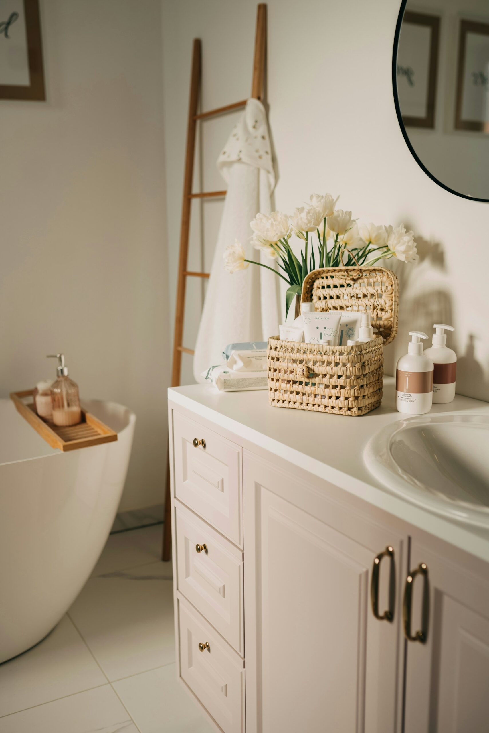 bathroom-decor-ideas Storage and Organization